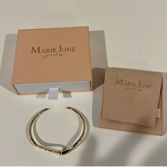 Marie June gold wavy bangle bracelet - Picture 2 of 4